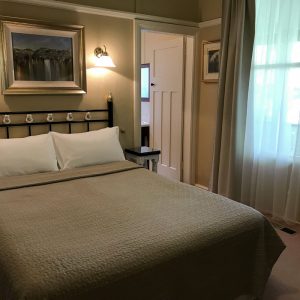 Chalet-guesthouse-medlow-bedroom