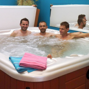 Guysers-nz-hottub