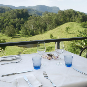 Hillcrest-mtn-retreat-AU-dining