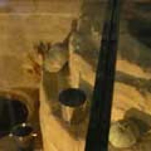 Los Chicos de Lastanosa-glass-floor