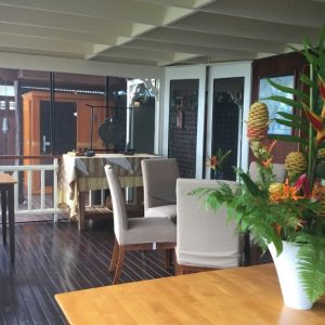 kanes-guesthouse-seating