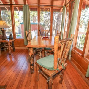 sweethearts-sanctuary-big-bear-lake-table