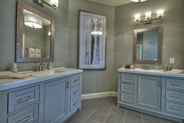 blue-ridge-inn-bathroom-vanities