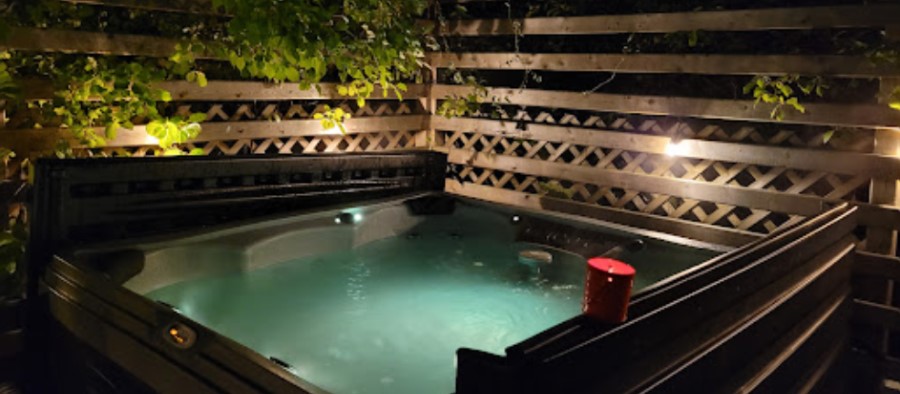 dominion-hill-hot-tub-st-andrews gay friendly