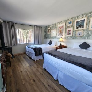 Cinnamon Bear Inn Mammoth Lakes California Bedroom